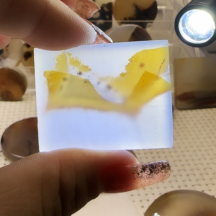 玛瑙/玉髓未镶嵌珠宝奇石