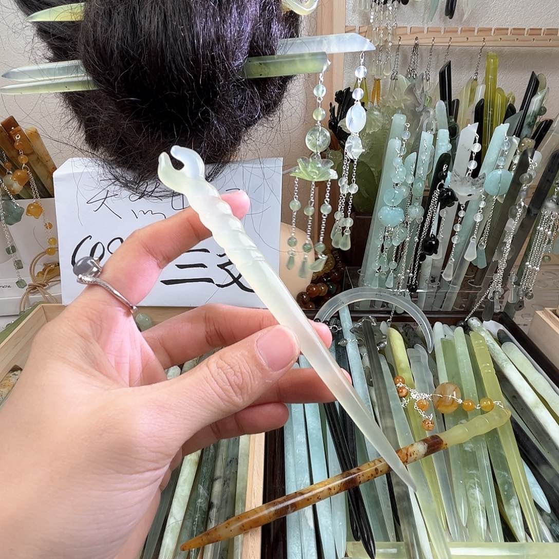 蛇纹石玉发饰未镶嵌