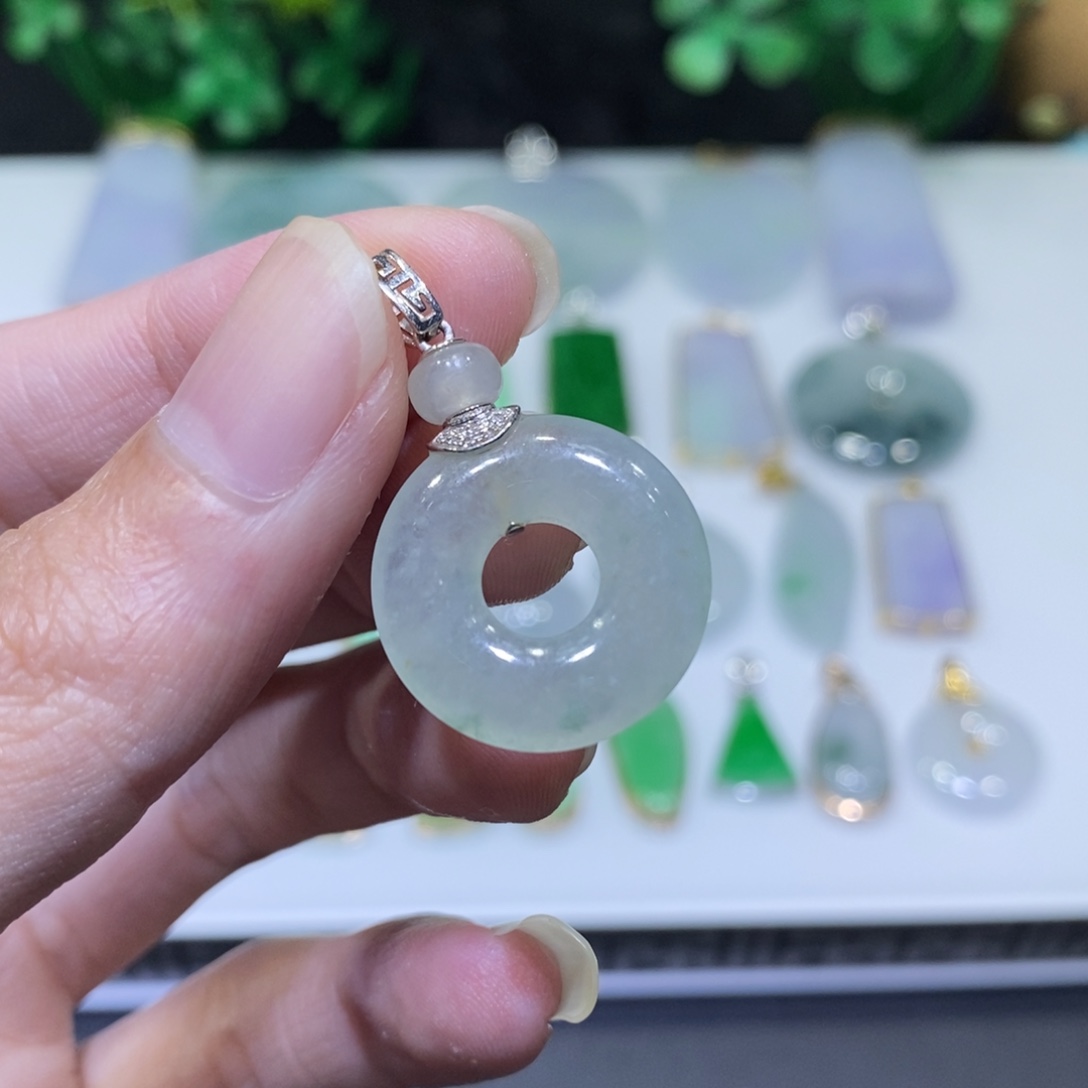 翡翠18K金镶嵌吊坠(不含链)