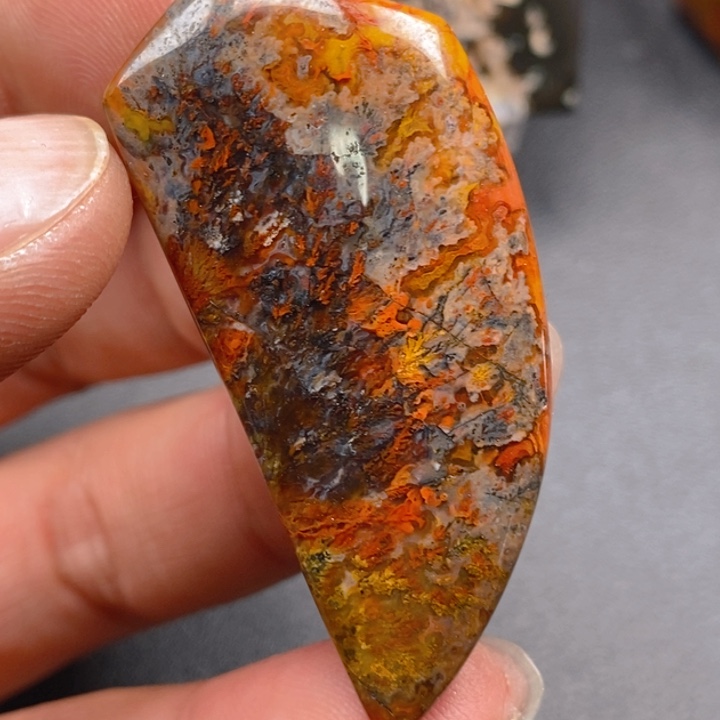 玛瑙/玉髓颈饰未镶嵌宝*