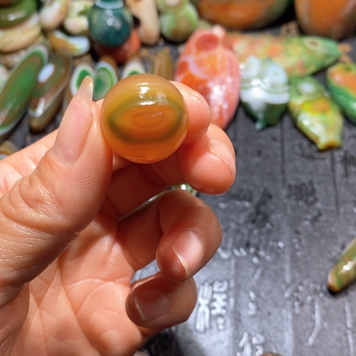 石英质玉颈饰未镶嵌小*五