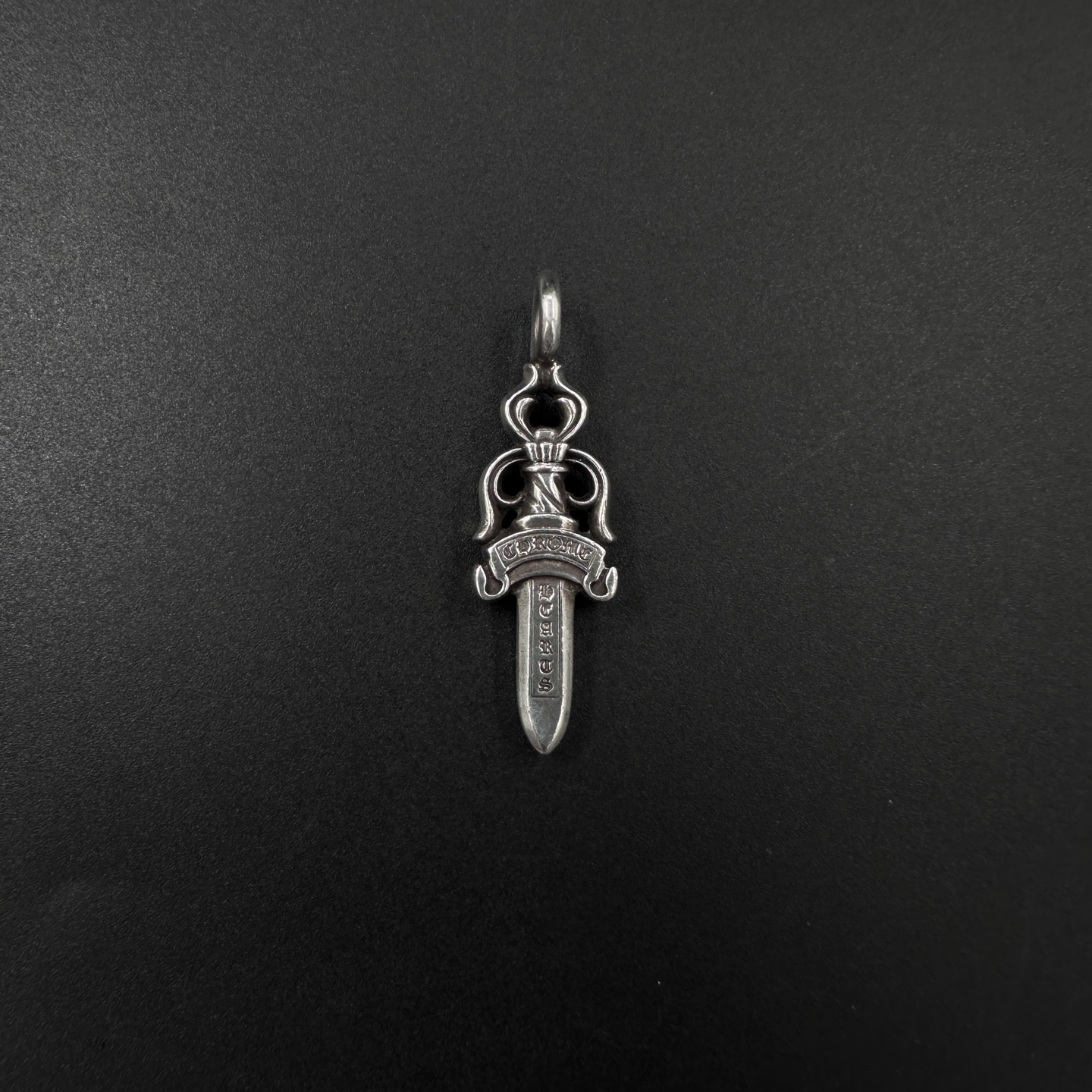 95新 Chrome Hearts/克罗心 ec 中号 宝剑吊坠 均码