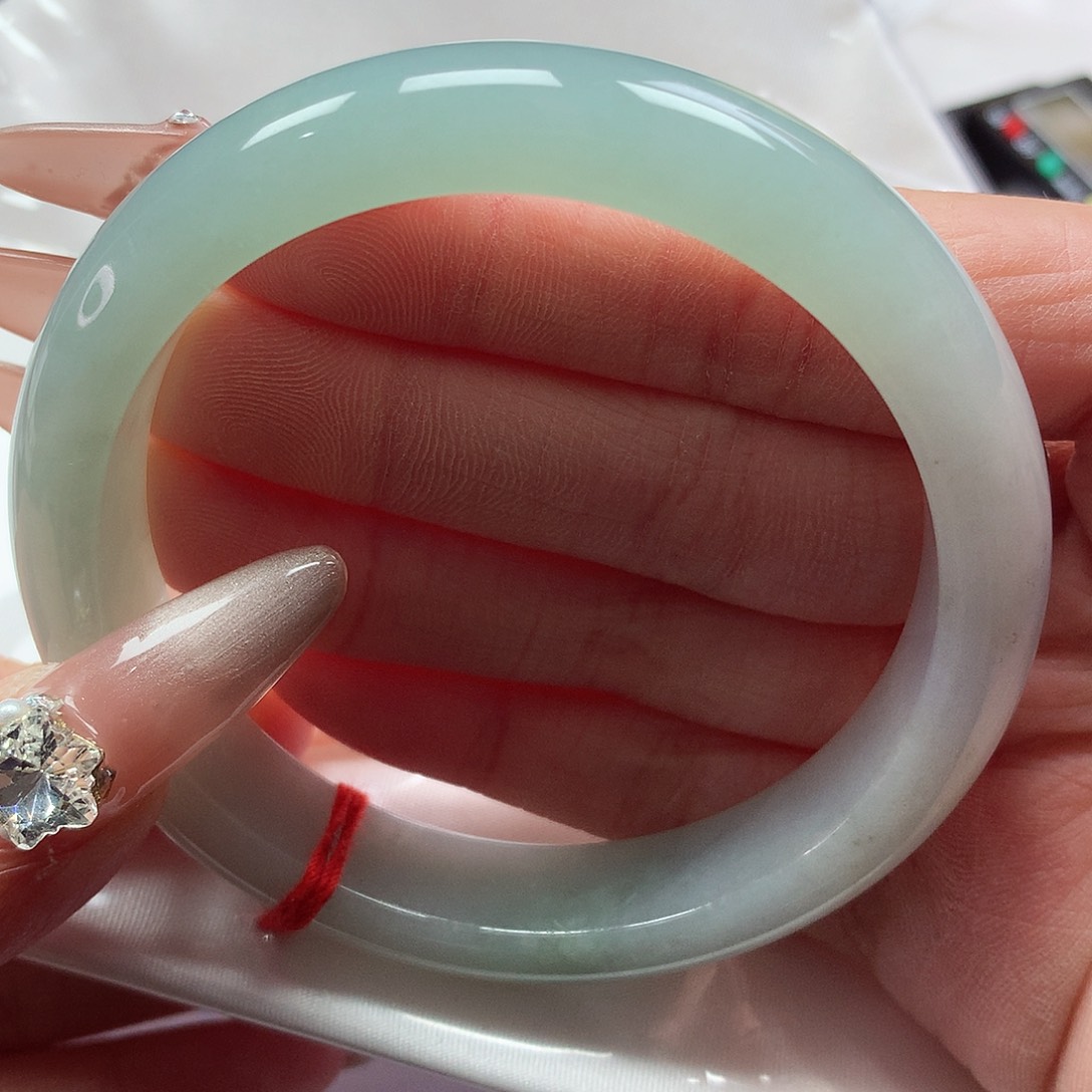 翡翠手镯未镶嵌59圈