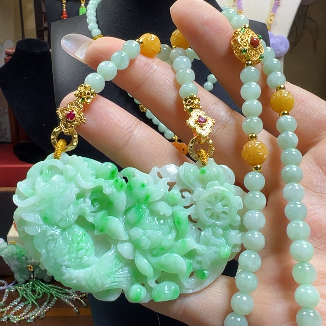 翡翠未镶嵌毛衣链阳绿龙鱼