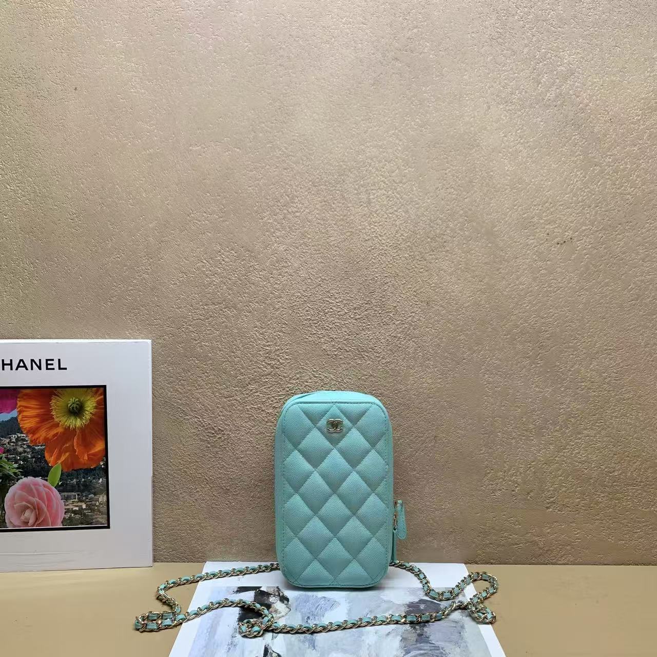 95新 Chanel/香奈儿 壹臻若男专场/蒂芙尼蓝荔枝手机包 65803576