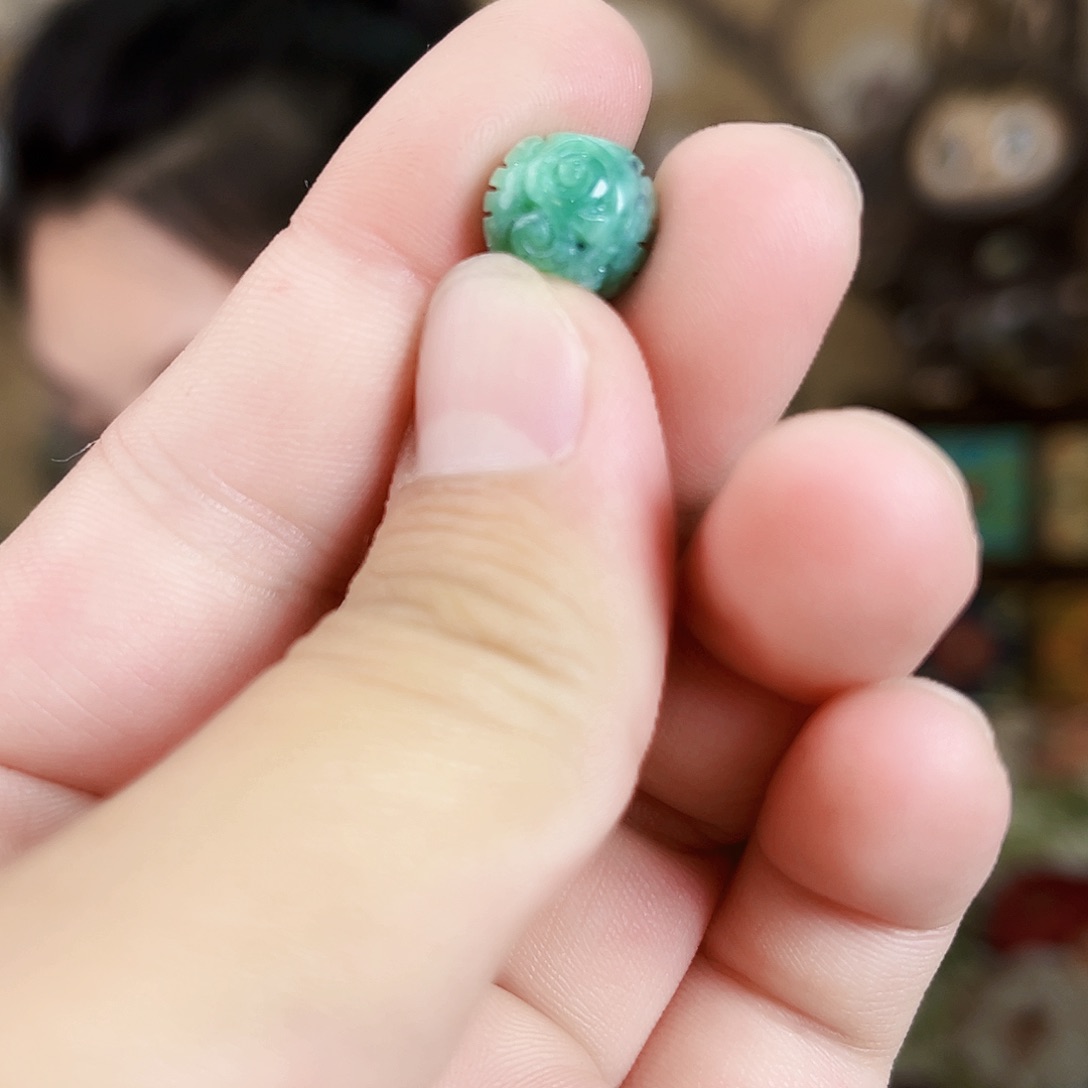 翡翠未镶嵌颈饰吊坠