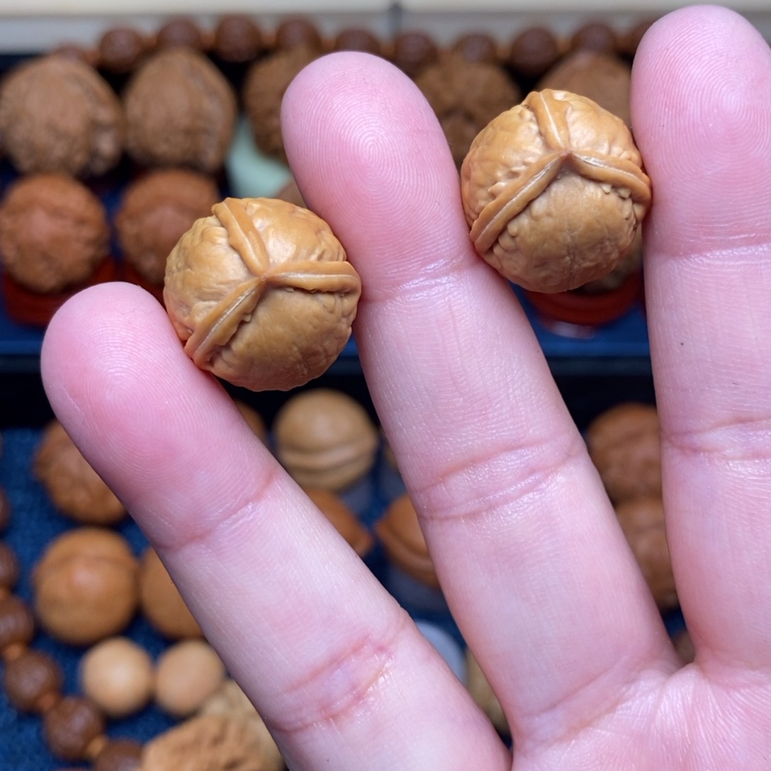 文玩核桃把件冰****?手捻