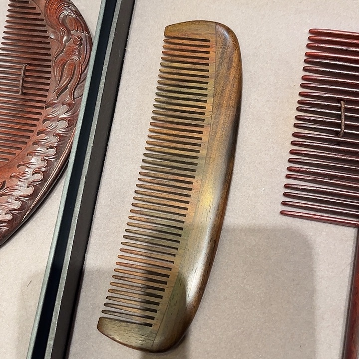 大红酸枝大梳子（长）交趾黄檀