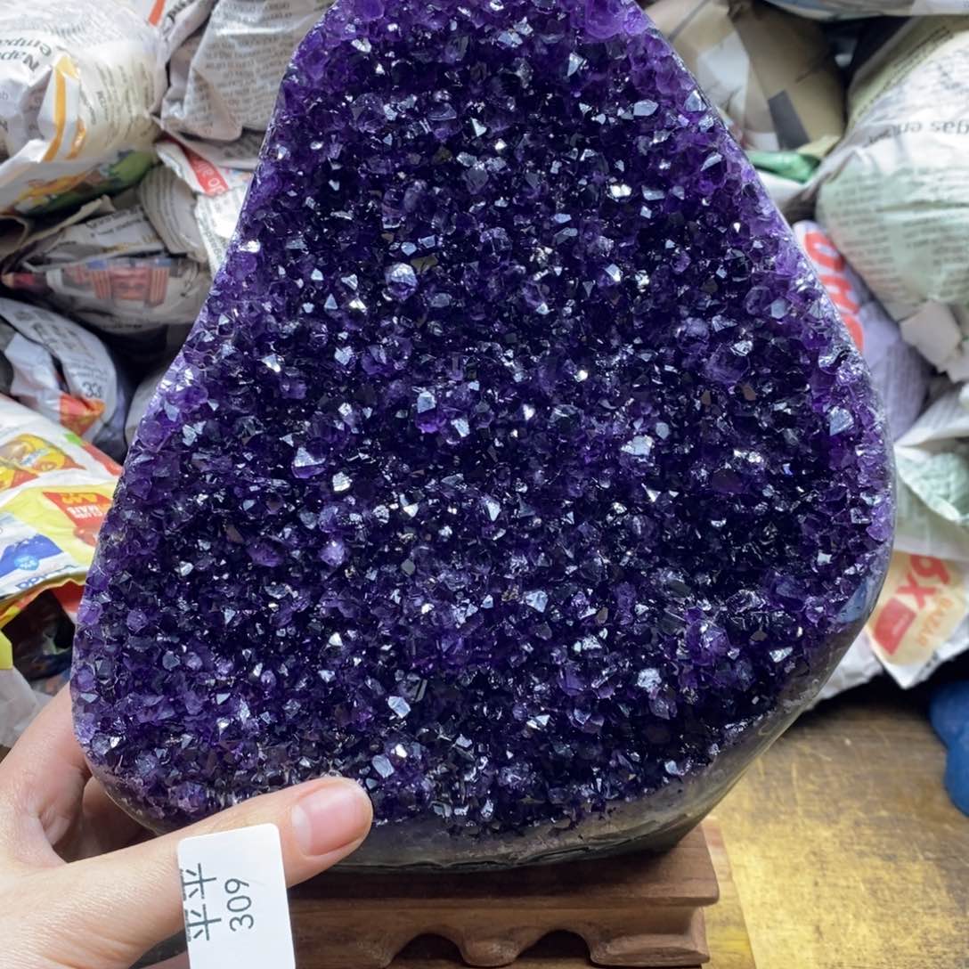 紫晶乌拉圭未镶嵌