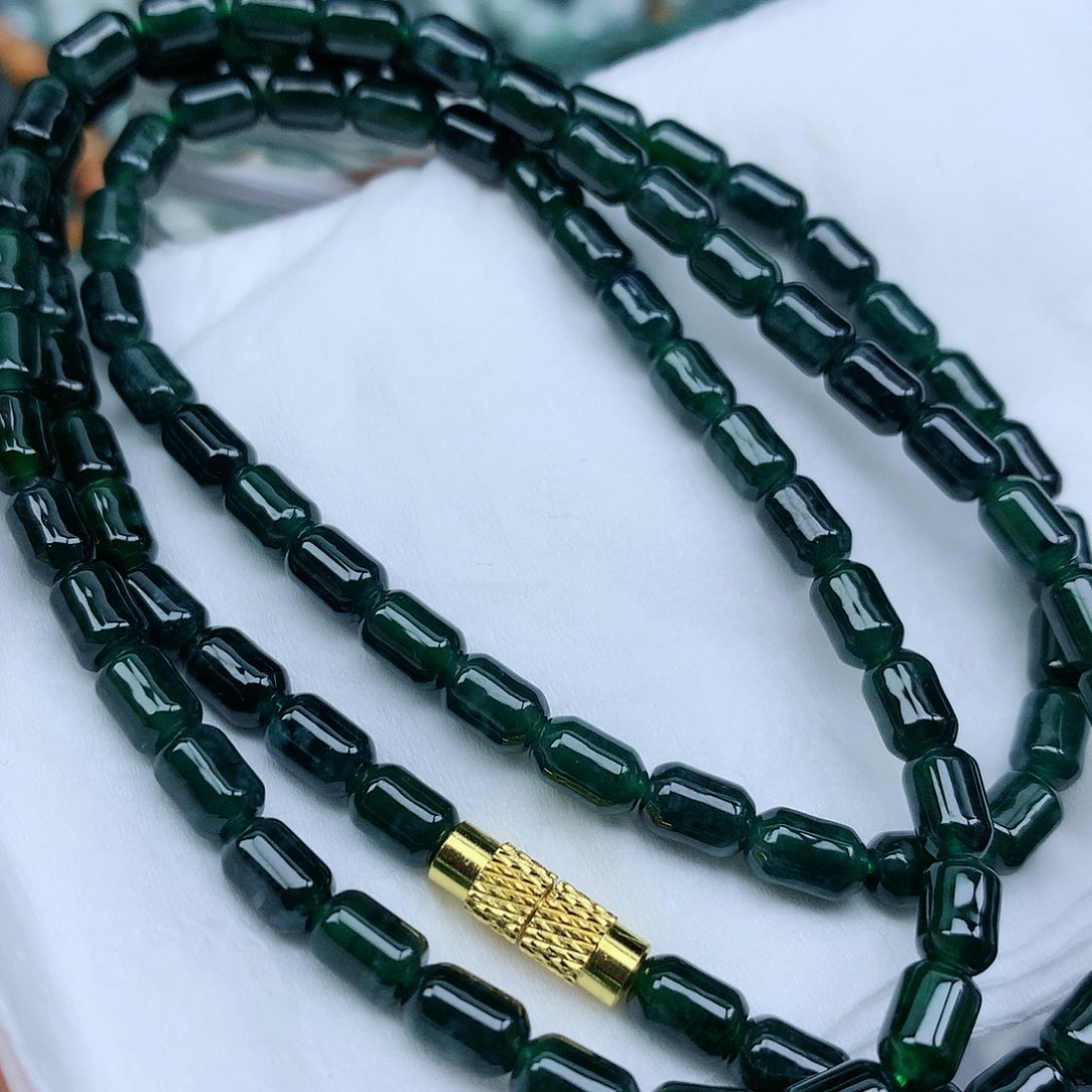 翡翠颈饰未镶嵌手串