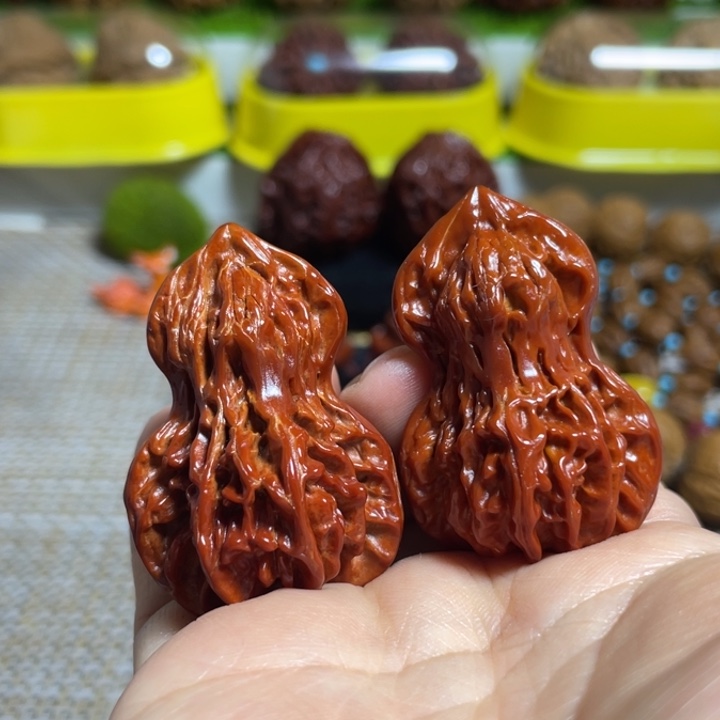 桃核把件盘山葫芦。