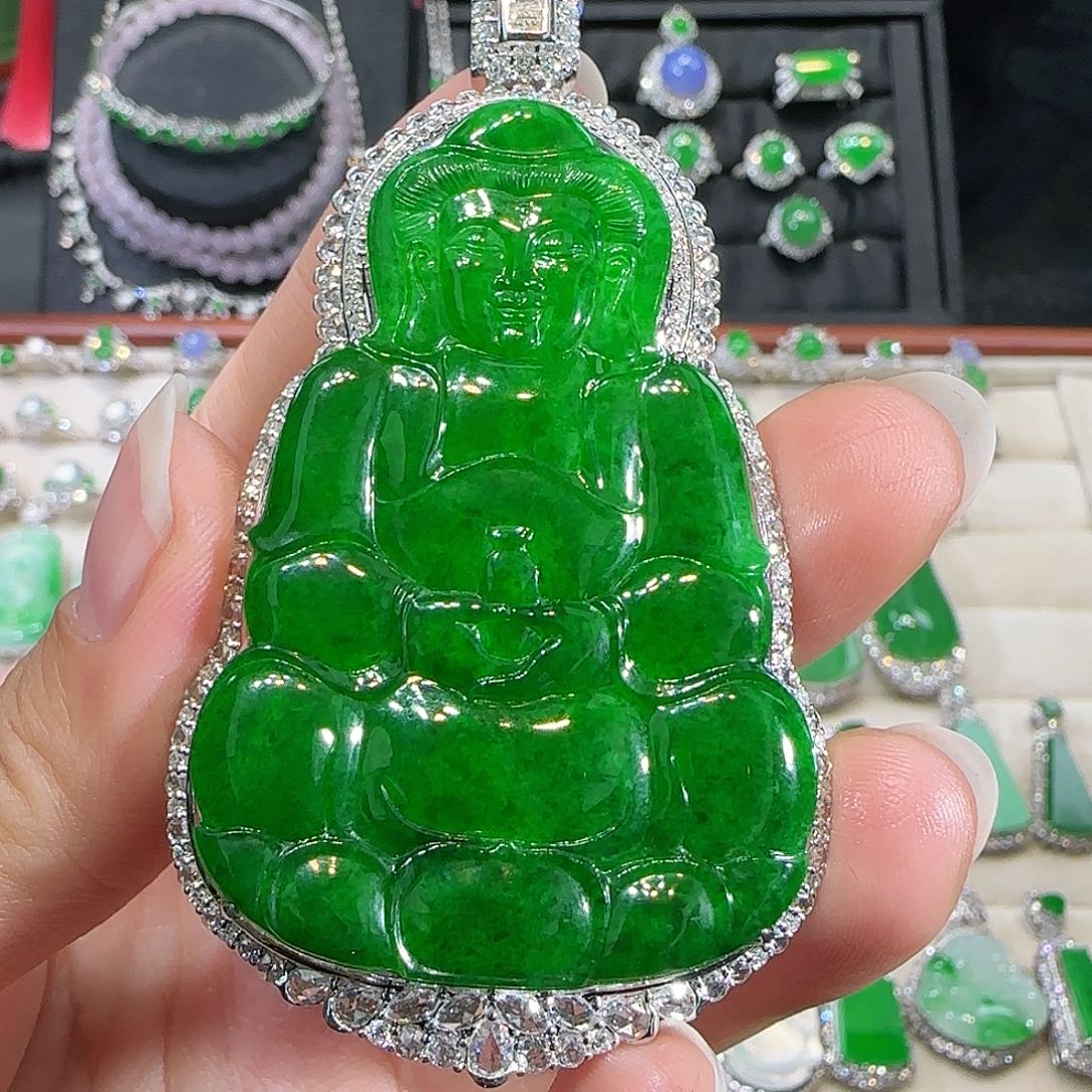 翡翠吊坠(不含链)18K金镶嵌