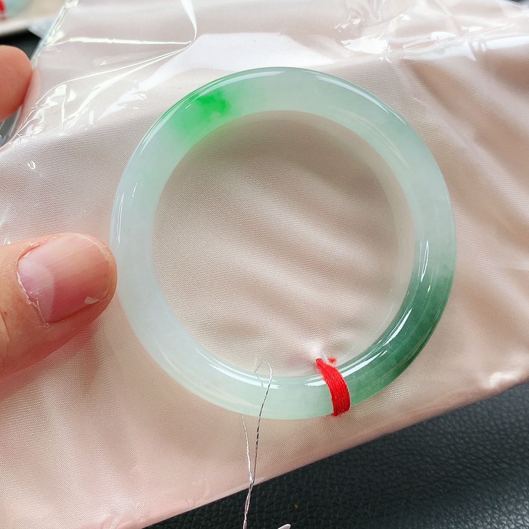 未镶嵌手镯翡翠天然翡翠手镯