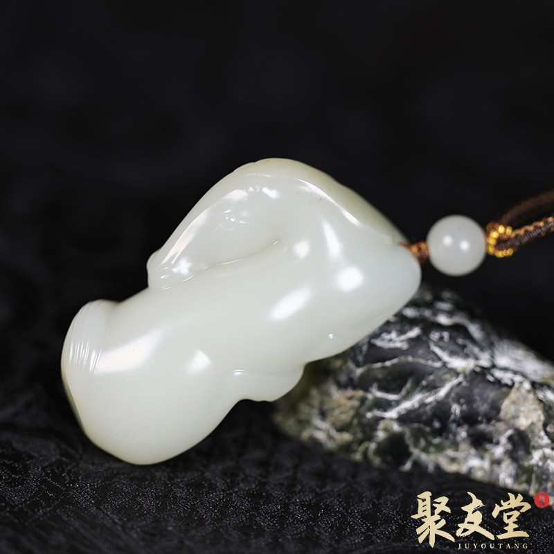 J1聚友堂王伟玉雕46.7克新疆和田玉籽料白玉马生肖马把件典藏级