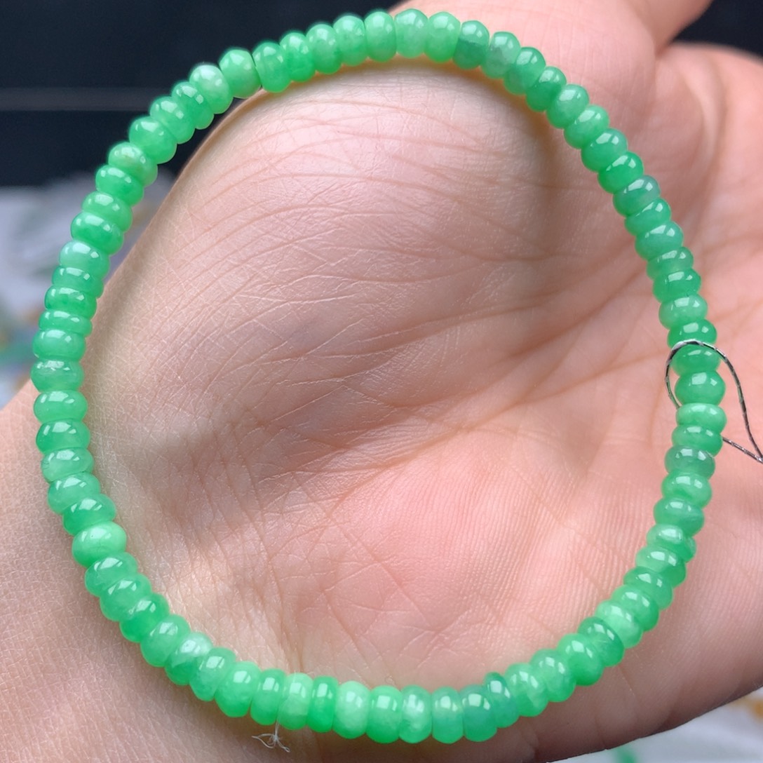 翡翠手链未镶嵌卡