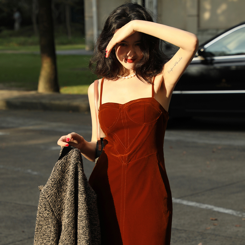 LAOXIAO服饰  港风复古气质修身显瘦吊带连衣裙女装礼服法式22