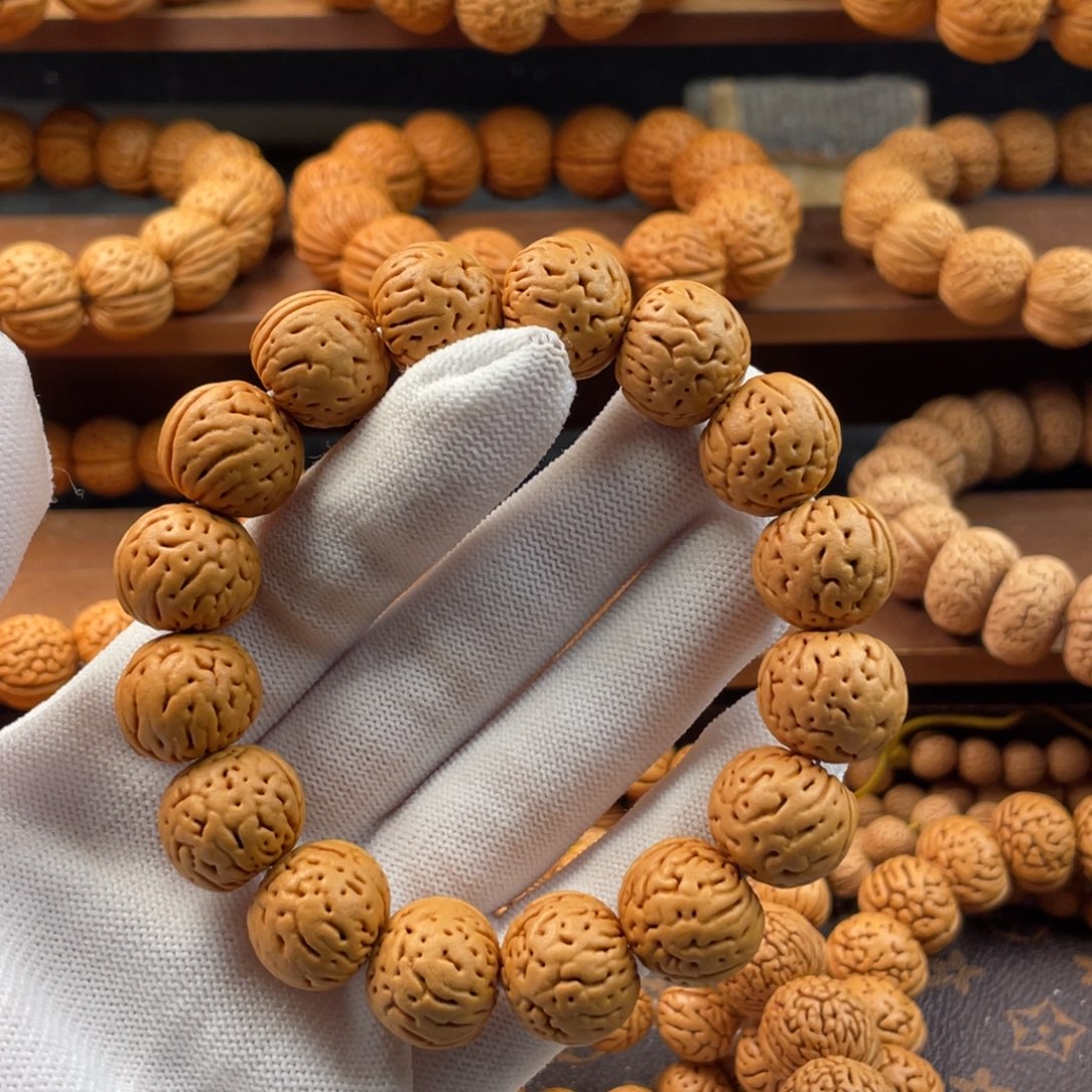 吊坠桃核金丹16+精品