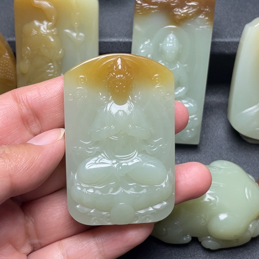 和田玉（糖玉）未镶嵌颈饰