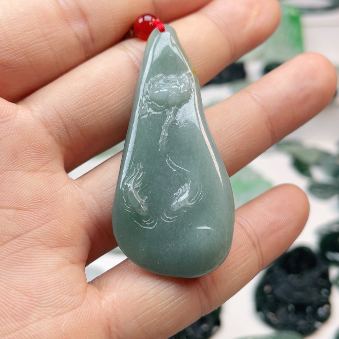 翡翠颈饰未镶嵌荷花鱼