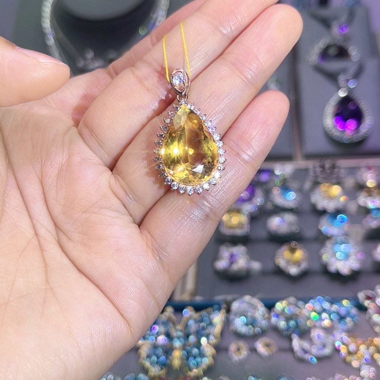 【闪购商品】黄晶吊坠(赠链)银S925镶嵌