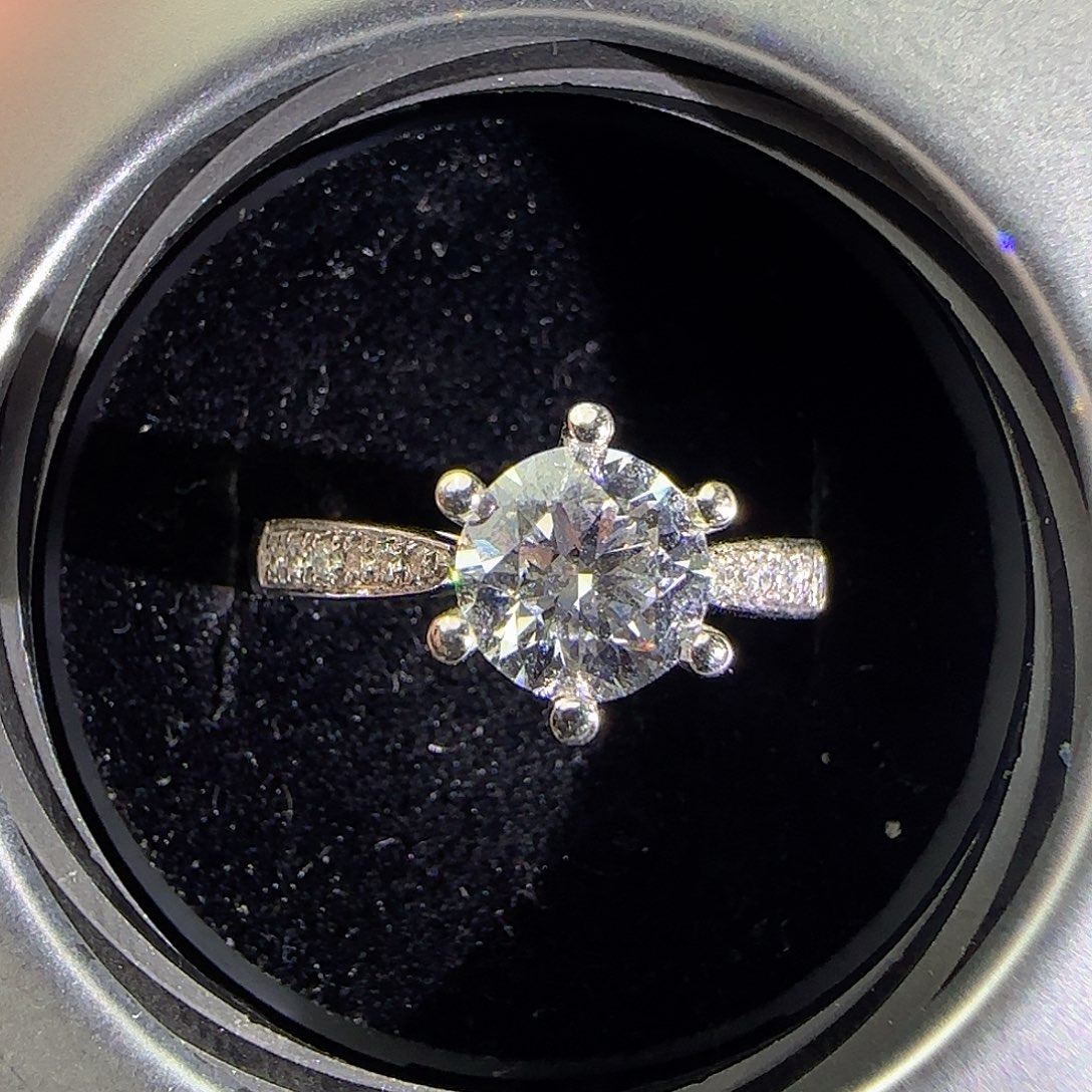 实验室培育钻石铂Pt950镶嵌一克拉星光六爪13圈口