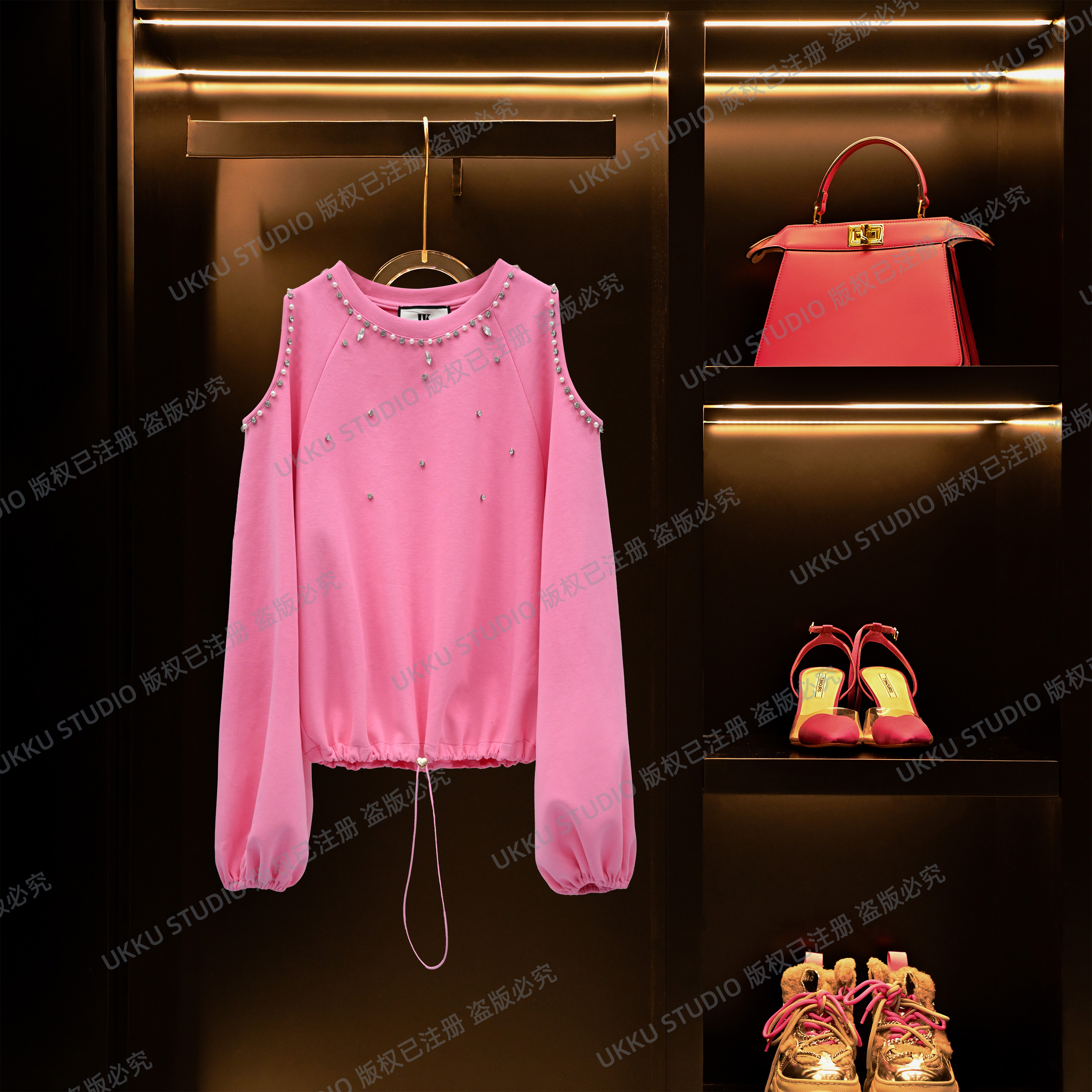 LILI【UKKU STUDIO】小众设计感长袖露肩钻减龄抽绳显瘦卫衣312462