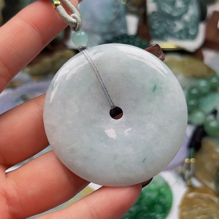 翡翠未镶嵌颈饰挂件