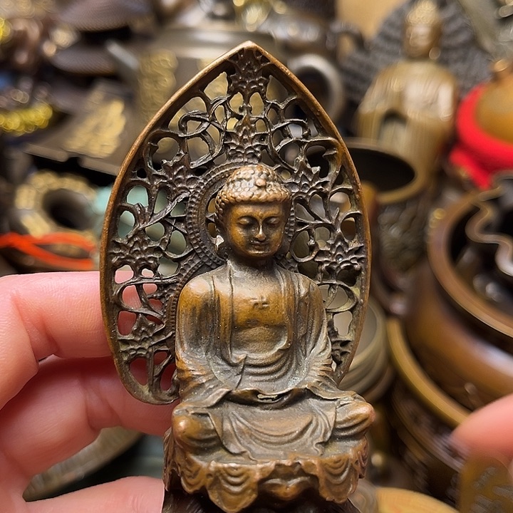 精美铜器批发档口