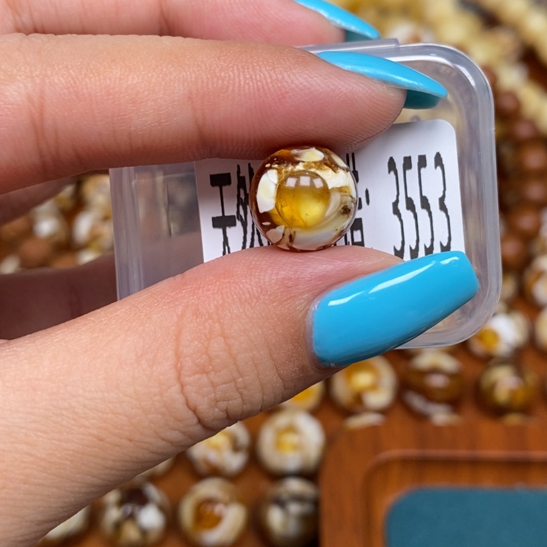 蜜蜡未镶嵌珠宝奇石3553