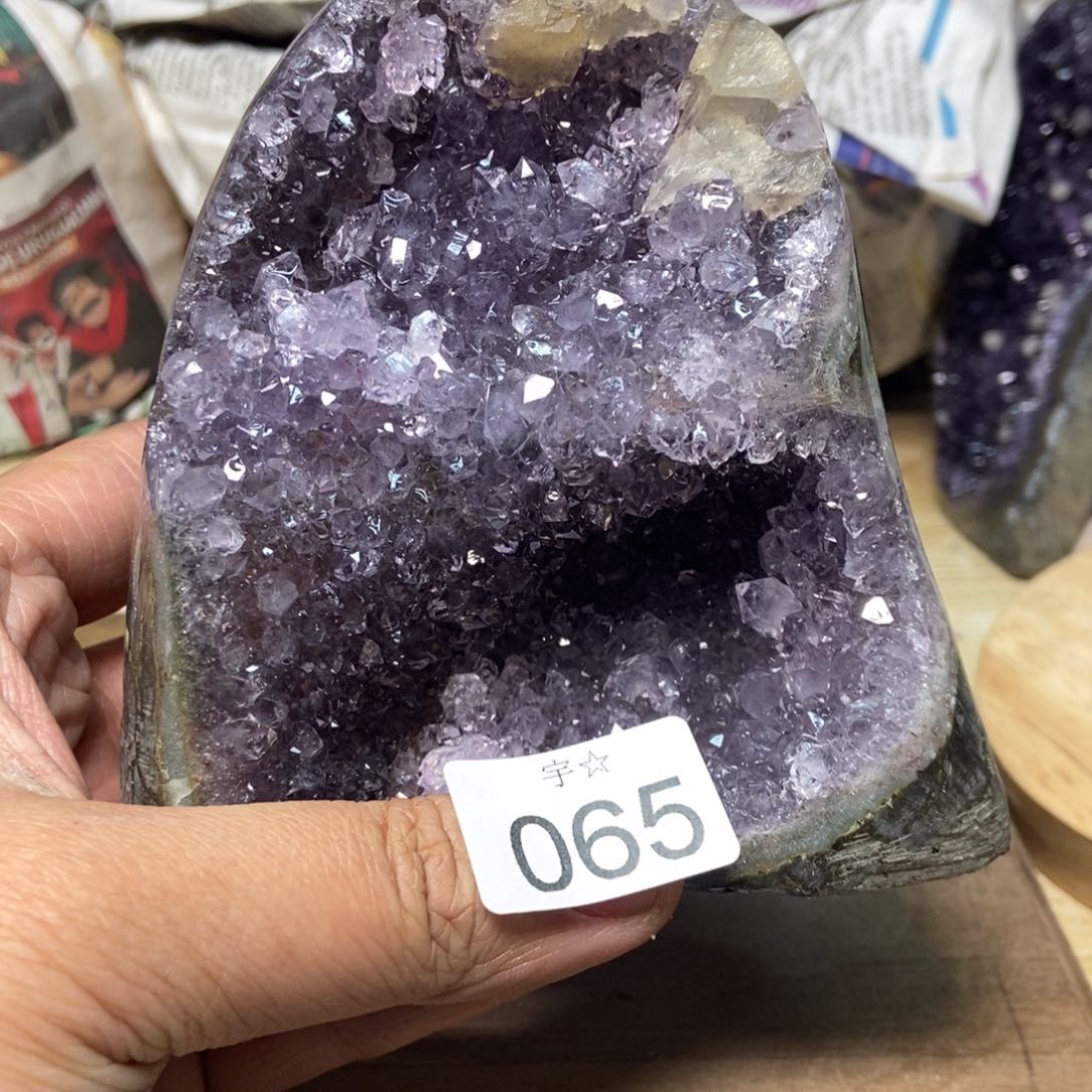 紫晶天然水晶摆件未镶嵌