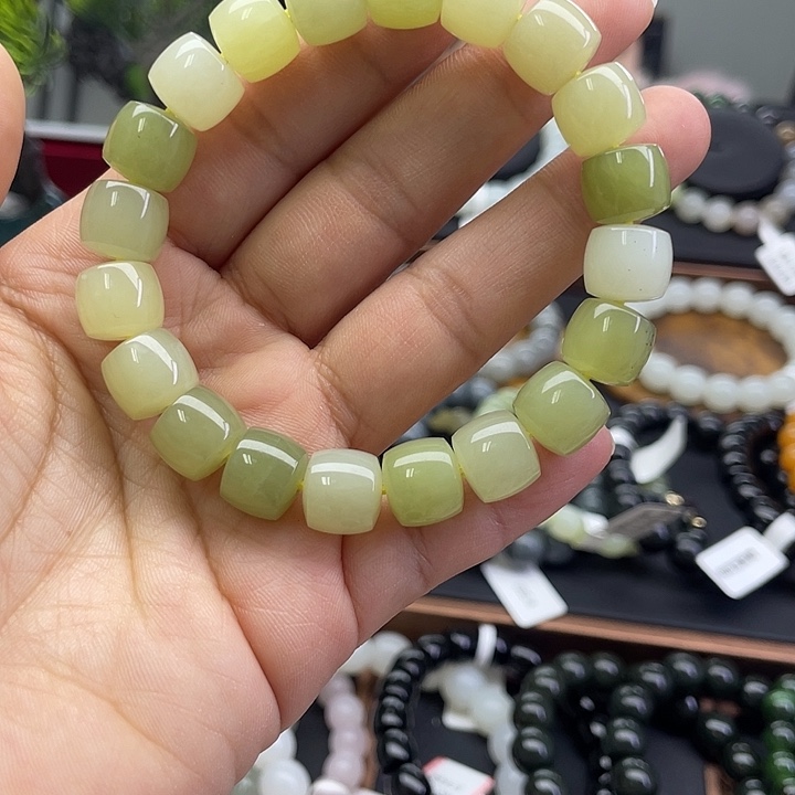 和田玉未镶嵌手串