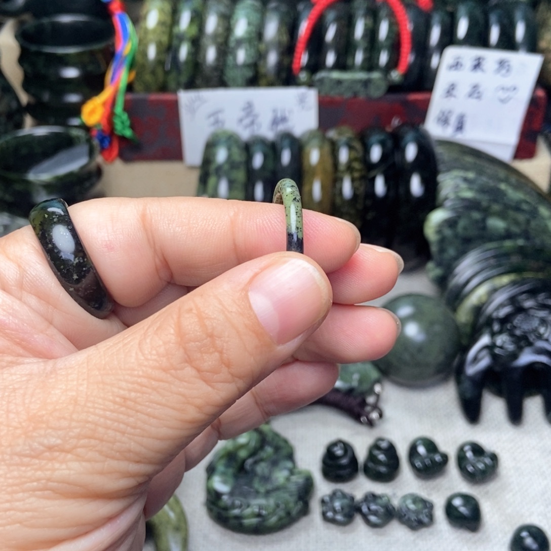 有***福蛇纹石玉未镶嵌戒指