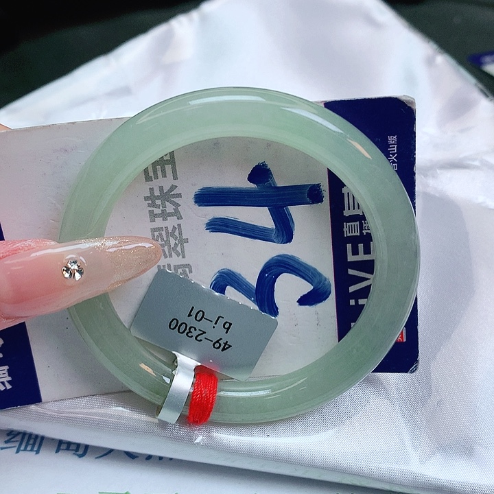 翡翠手镯未镶嵌缅甸天然a货翡翠手镯