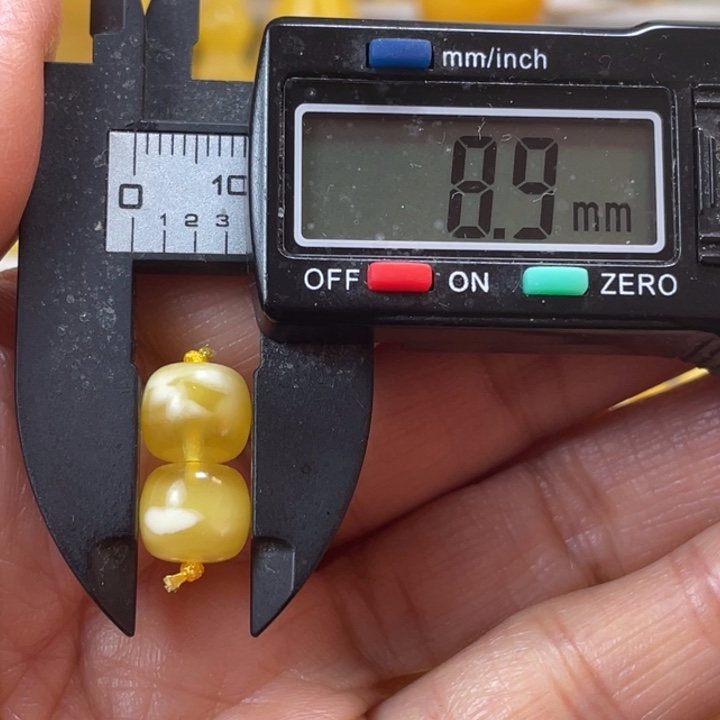 蜜蜡未镶嵌裸石79