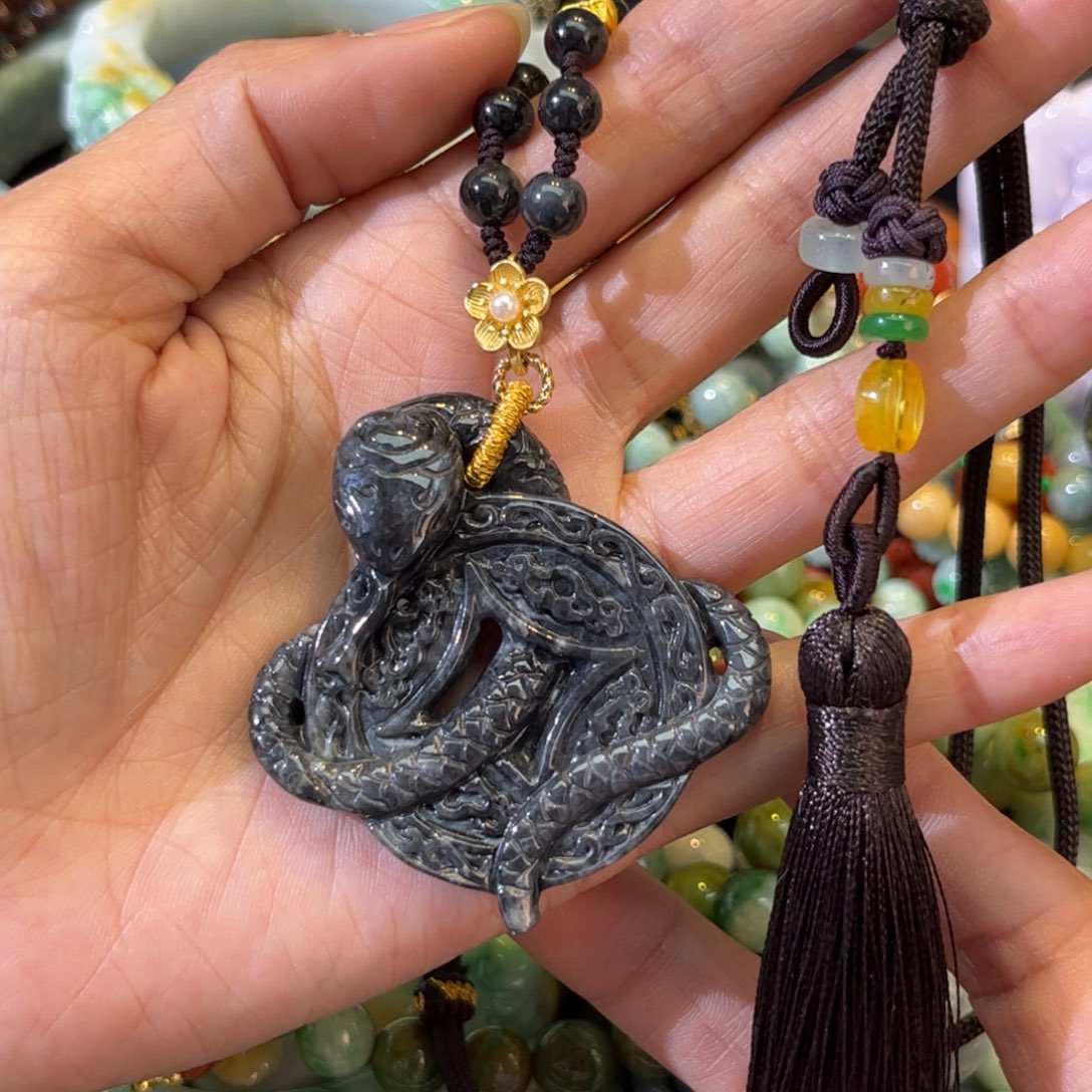 翡翠颈饰未镶嵌待编款