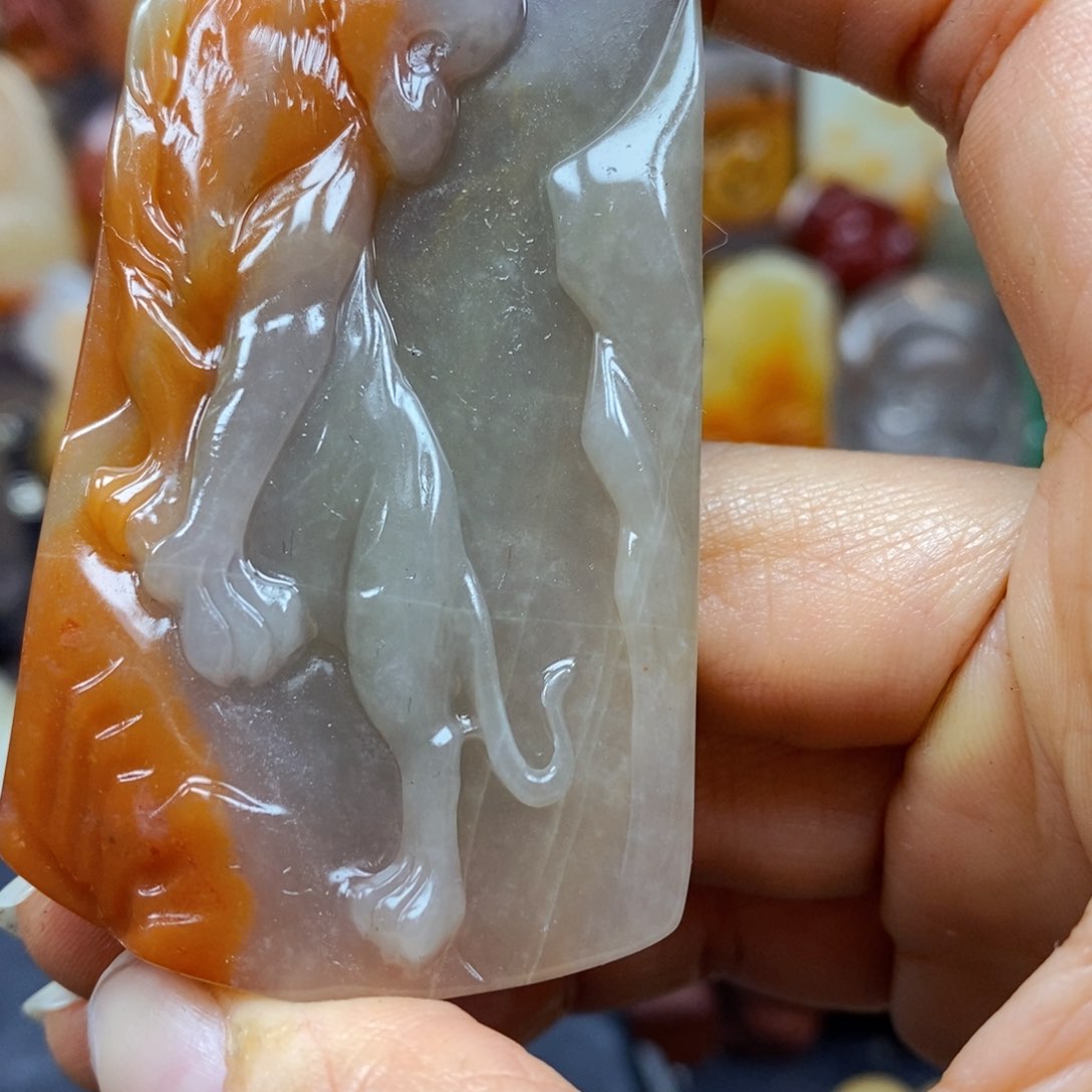 石英质玉（黄龙玉）颈饰未镶嵌