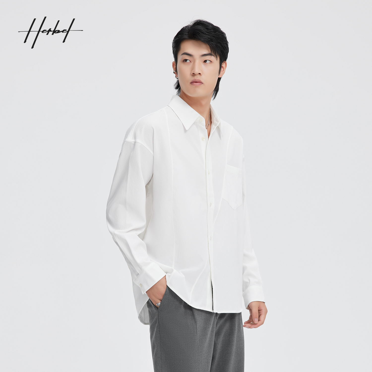 HERBEL/黑白2025/早秋穿搭男士长袖衬衫外套休闲百搭潮流宽松时尚