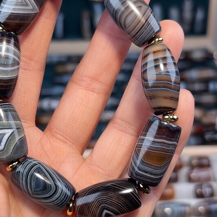 用***5玛瑙/玉髓合金珠宝奇石