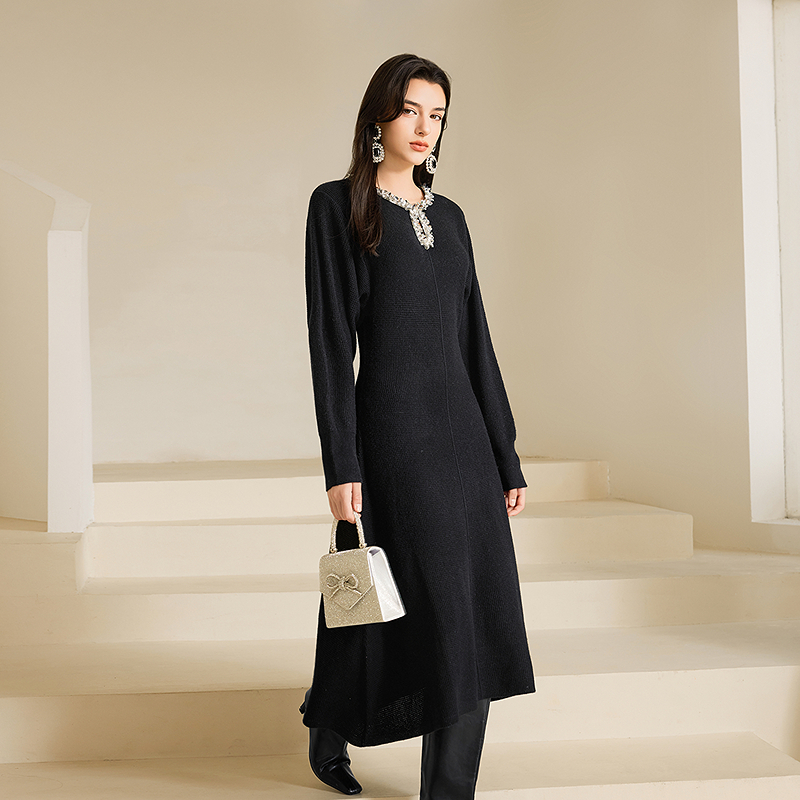 BADINA连衣裙654U097