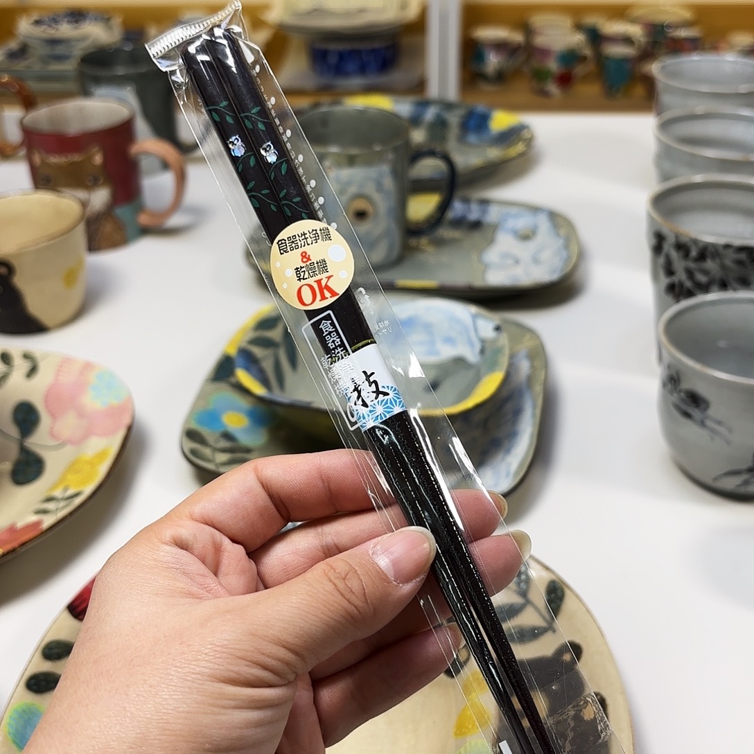 陶                   筷子