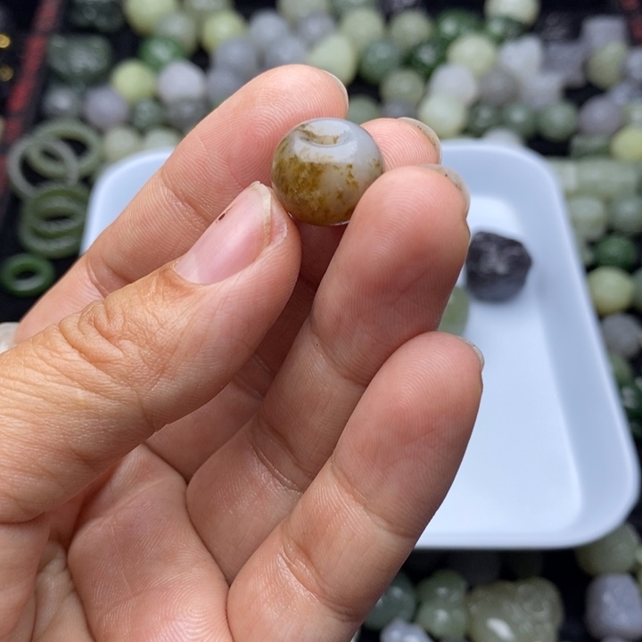 和田玉未镶嵌颈饰不退不换