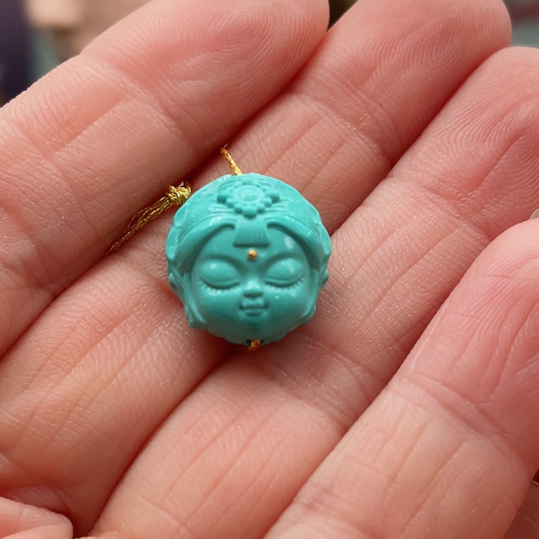 绿松石颈饰未镶嵌