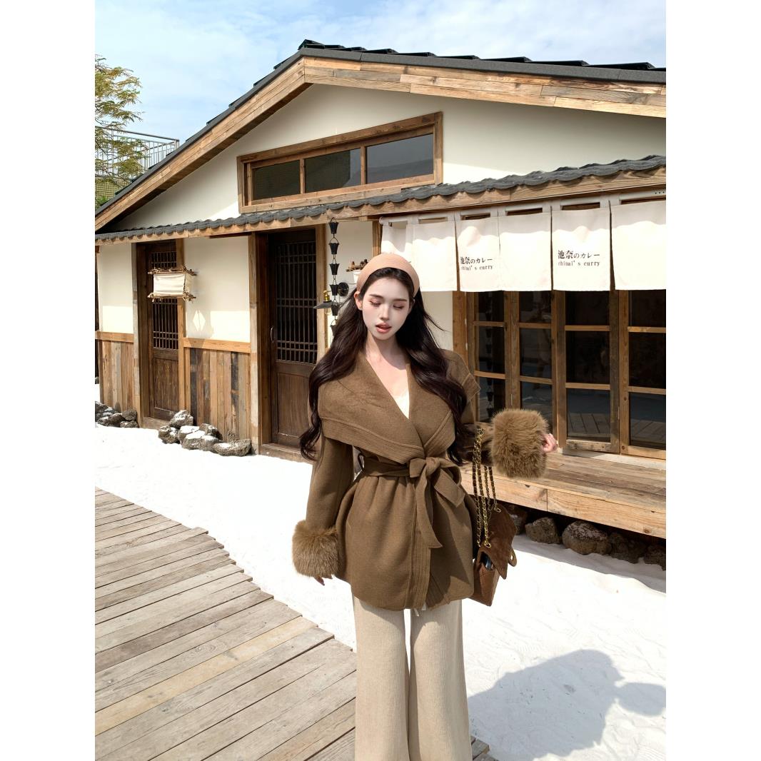 高级感气质翻领外套女秋冬季覆古温柔风宽松慵懒大码短款毛呢外套