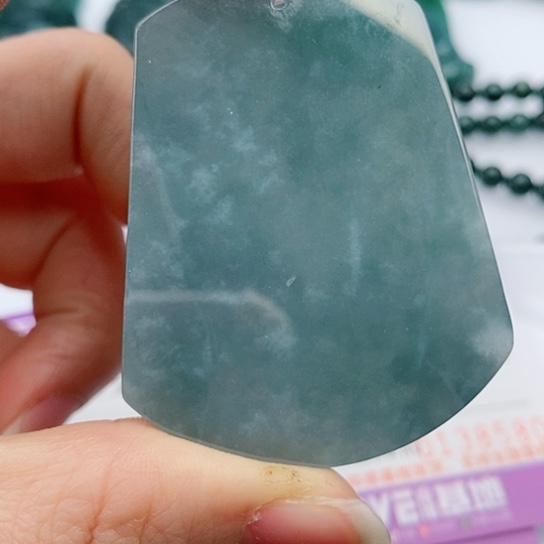 翡翠颈饰未镶嵌