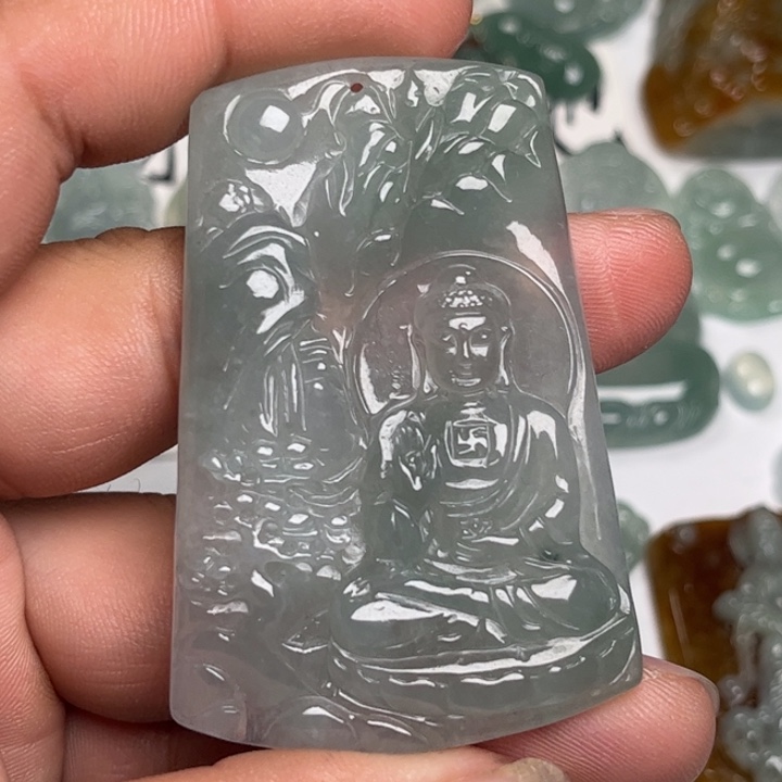 翡翠未镶嵌颈饰山水大日