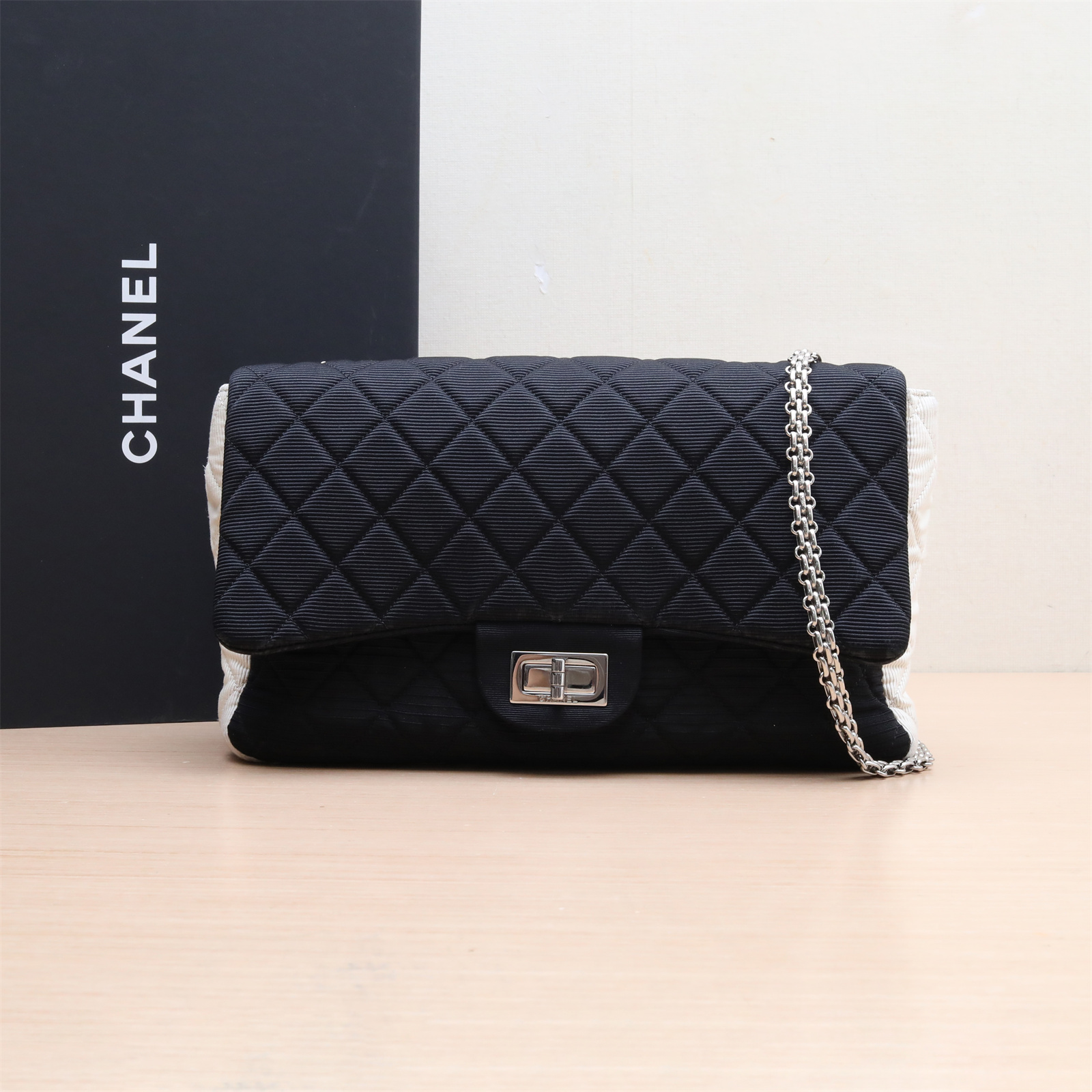 95新 Chanel/香奈儿 活动姑姑551989 2.55 口盖包 MAXI 拼色12开