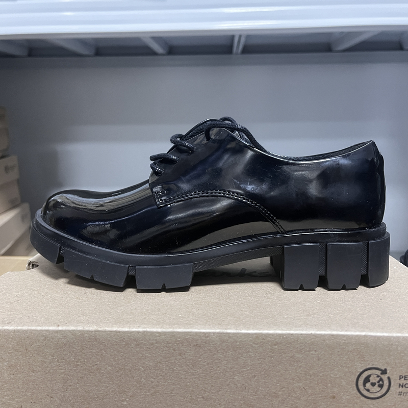 默认微瑕介意勿拍！ 时尚休闲女士黑色亮面系带乐福鞋超轻厚底