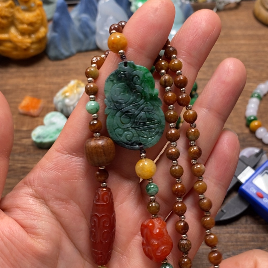 翡翠未镶嵌颈饰复古国风