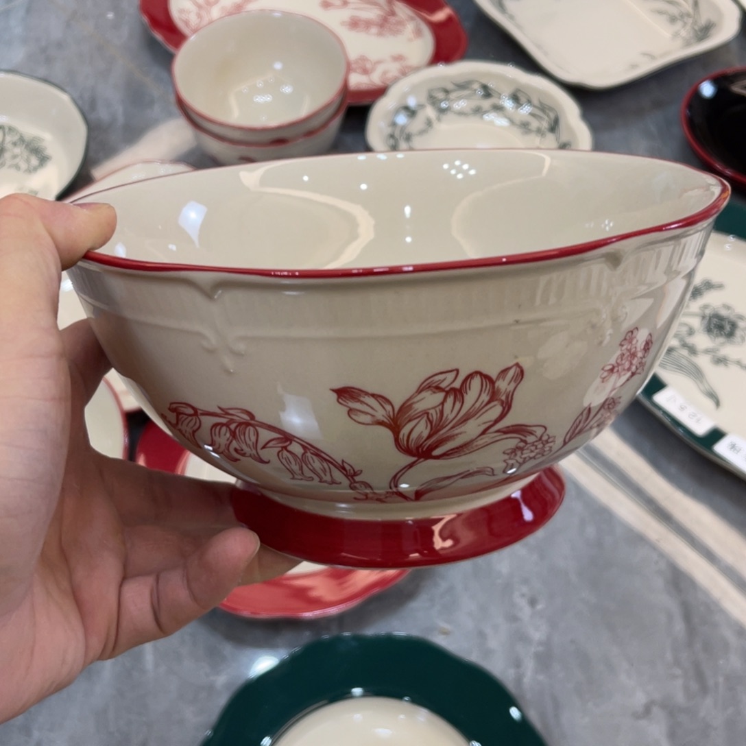 陶瓷微瑕餐具介意勿拍，满18飞！