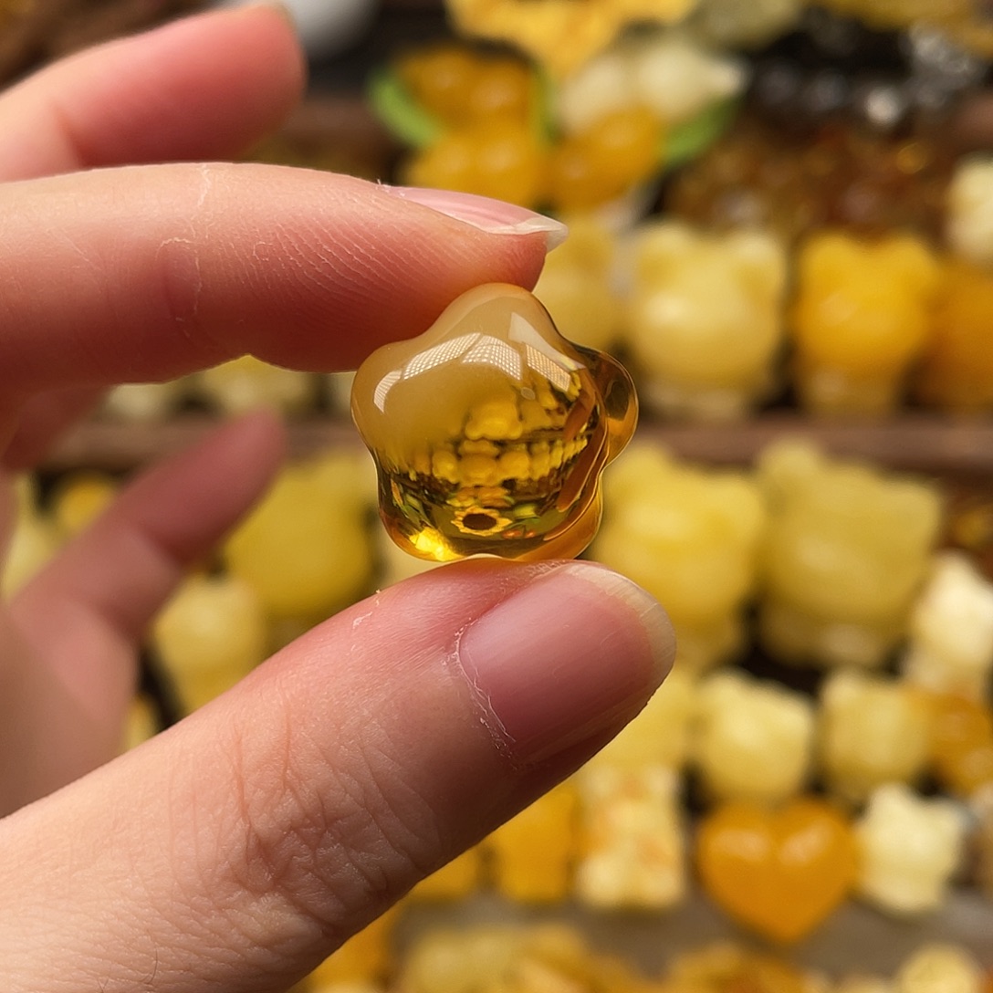 栾***爱琥珀未镶嵌珠宝奇石
